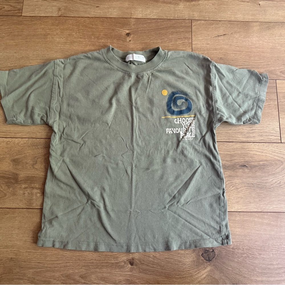 Zara Green Short Sleeve Tee with Graphic Design